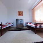 بيت شباب -sema *