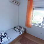 بيت شباب -sema *